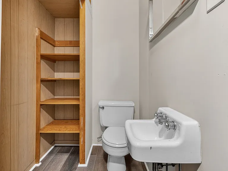 265-267 E Bertsch St #1 — Photo 10