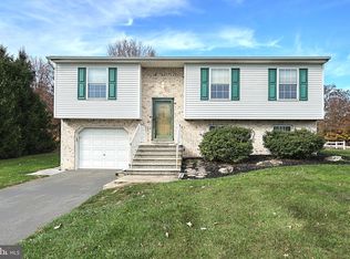 555 Crossing Way, Manchester, PA 17345