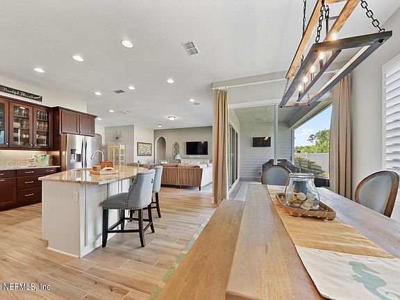 4th image of 254 Valley Grove Dr