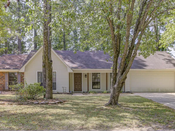 403 Royal Oak Dr, Clinton, MS 39056