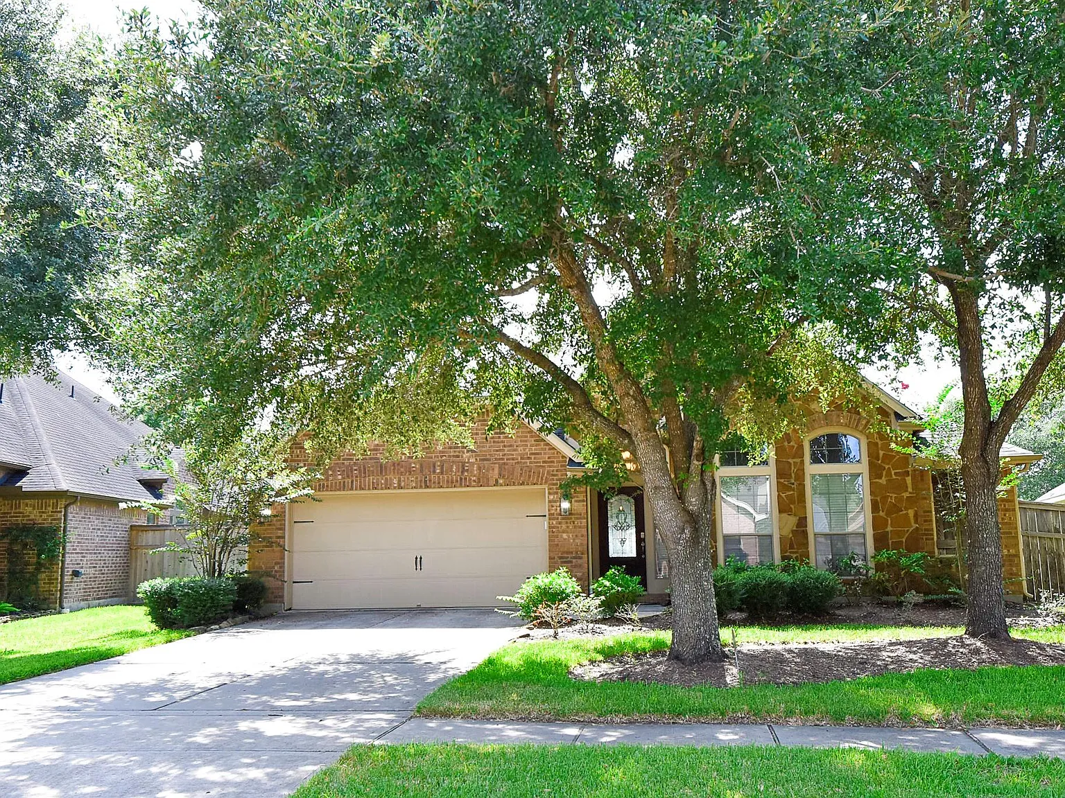 4 bed, 3.0 bath, 2954 sqft, $3,000 — Photo 2