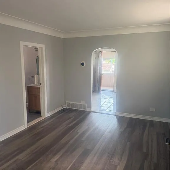 1536 Marentette Ave — Photo 4