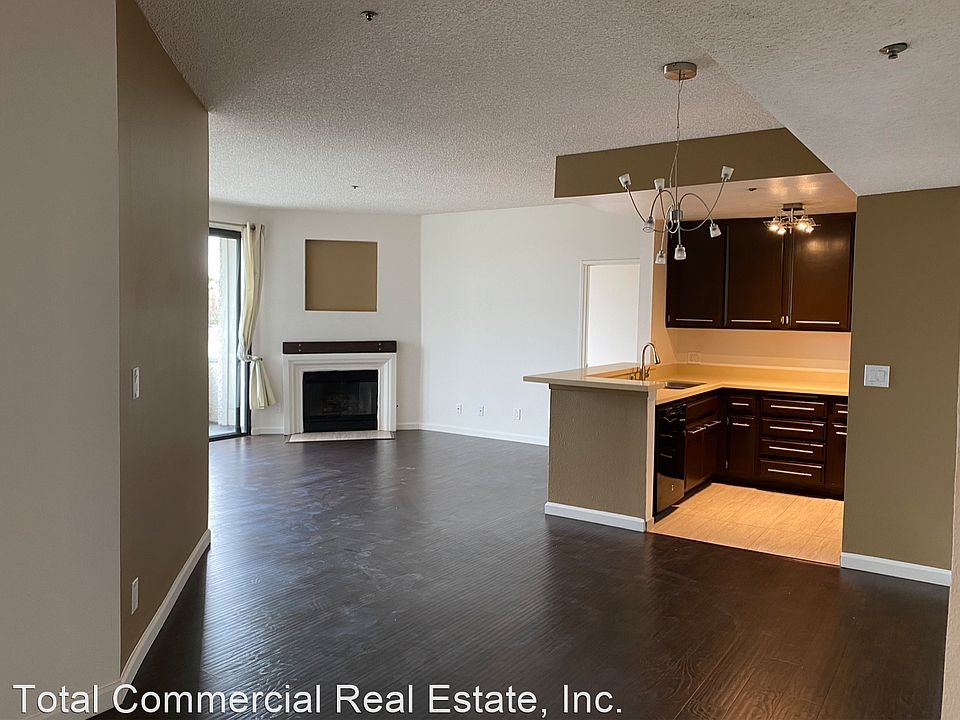 1st image of 7020 Lanewood Ave #111