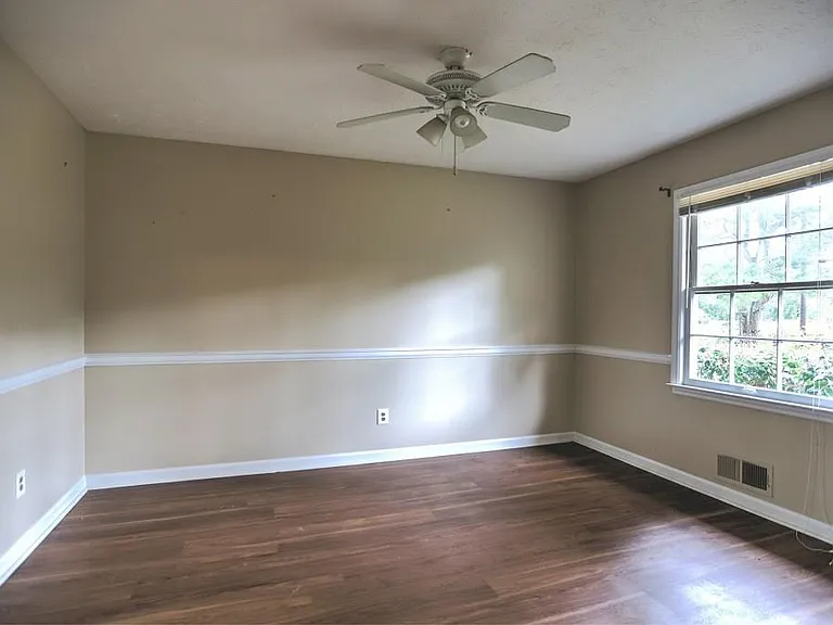 2940 Connie St — Photo 5