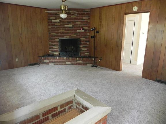 4th image of 317 W Fair Ave
