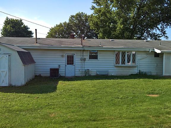 3rd image of 200 Greenwood Dr