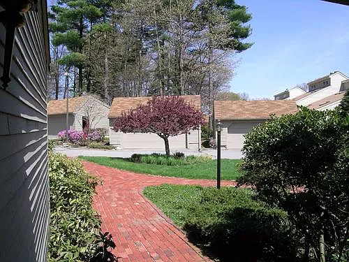 24 Monadnock Dr — Photo 2