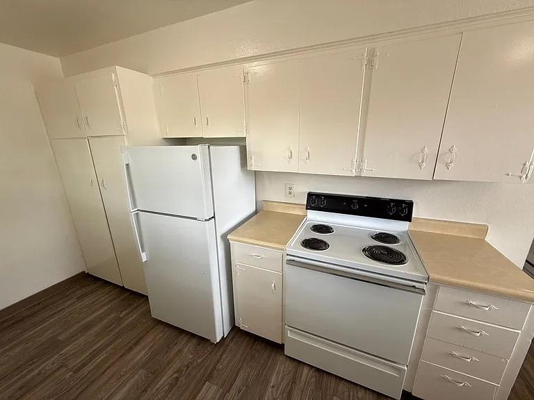 280 SE Orchard Ave #1 — Photo 9