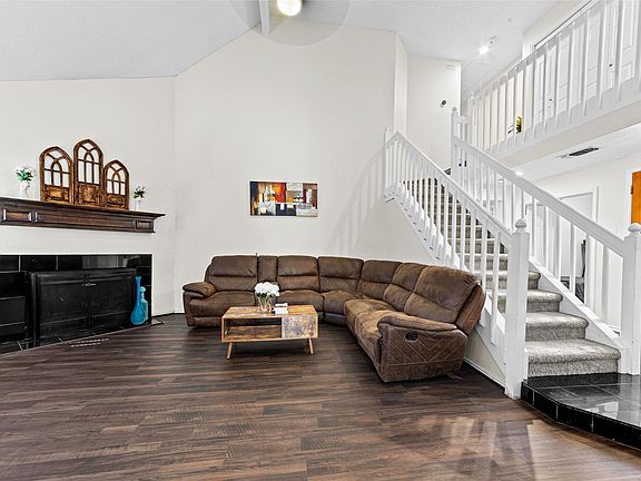 4th image of 420 Santa Fe Trl APT 123