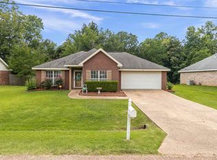 333 Willow Bay Dr, Byram, MS 39272