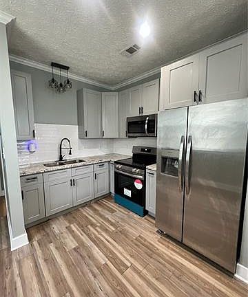 3rd image of 1900 Hollygrove St