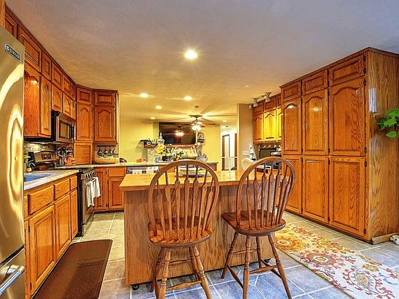 5th image of 260 Spring Hill Dr