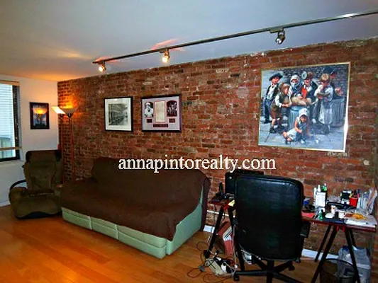 Sold by Anna Pinto Realty | media 24