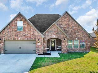 1011 Indian Plains Rd, Ardmore, OK 73401