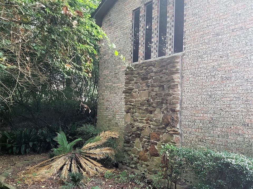 1st image of 519 Hillhurst Dr