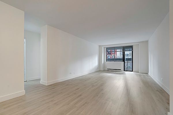 1st image of 200 E 33rd St APT 3D