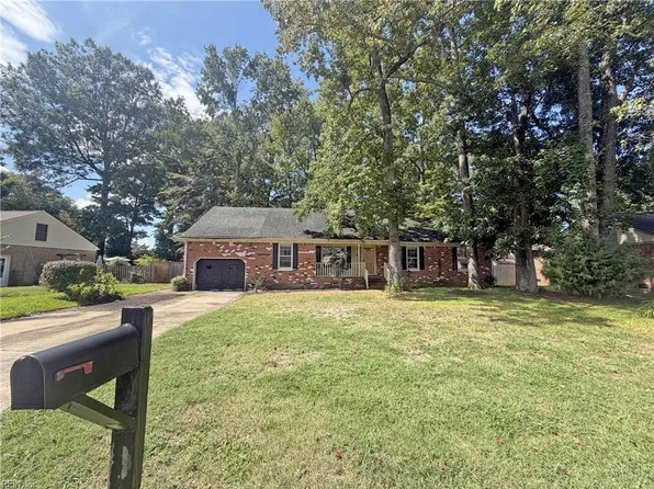 620 Emerald Ct, Chesapeake, VA 23320