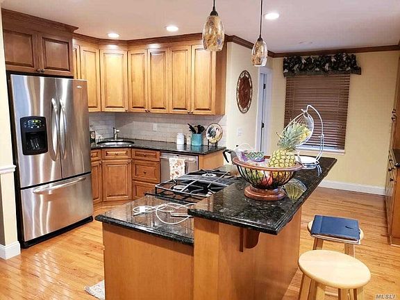 5th image of 36 Sterling Dr