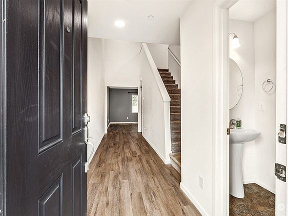 3rd image of 7546 Brianna Court SE