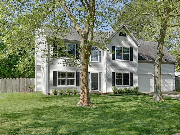 3rd image of 601 Woodcott Dr