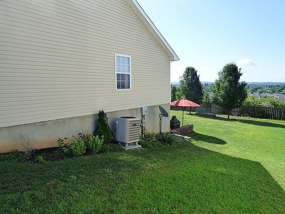 5th image of 1125 New Village Dr NW