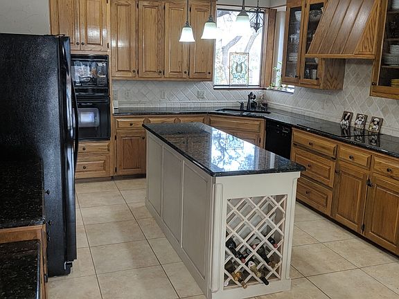 3rd image of 9602 Oak Springs Dr
