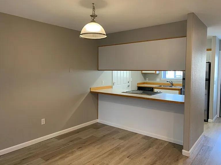 13613 SE Oatfield Rd — Photo 20