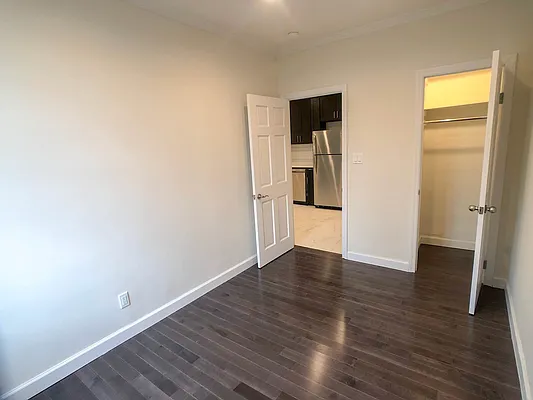 Rented by Realty 2000 Corp | media 6