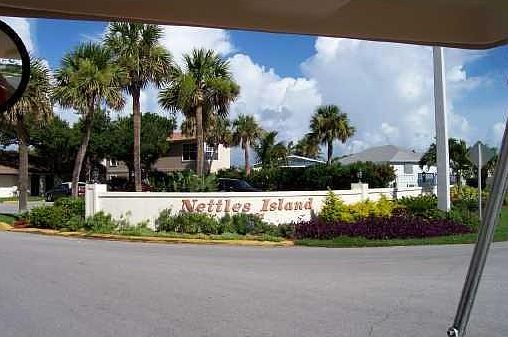 3rd image of 649 Nettles Blvd
