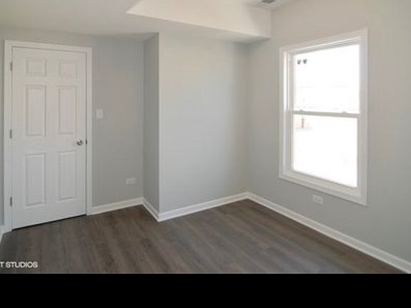 2nd image of 111 S 10th Ave #2
