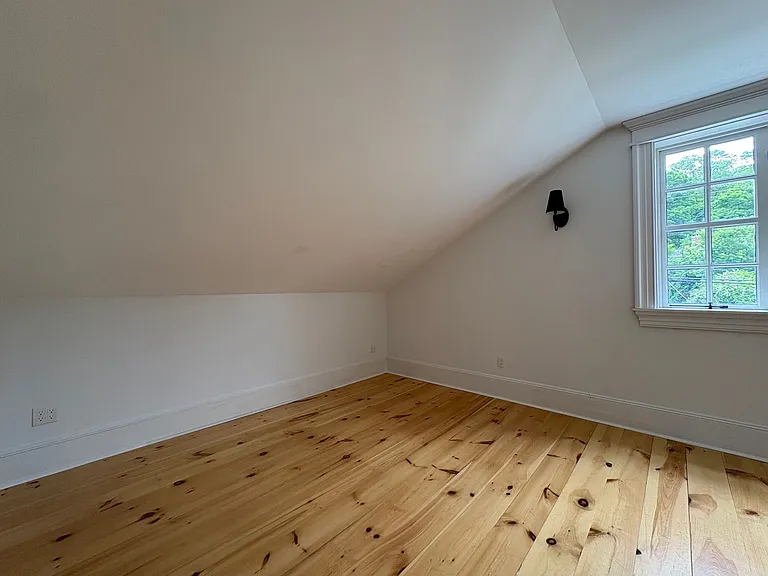 4 Norwich Rd — Photo 3