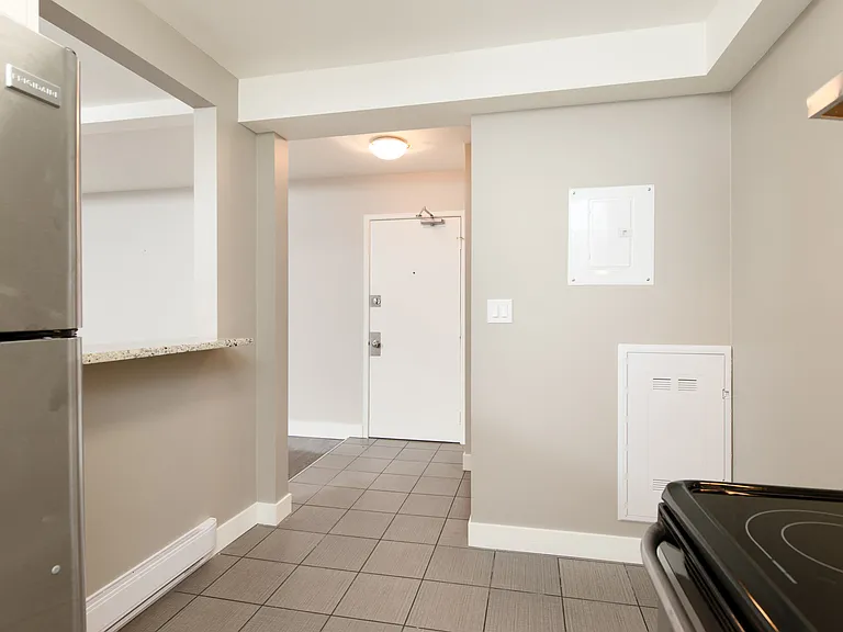 700 Corydon Ave #A — Photo 25