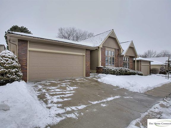 5th image of 822 N 131st Ct