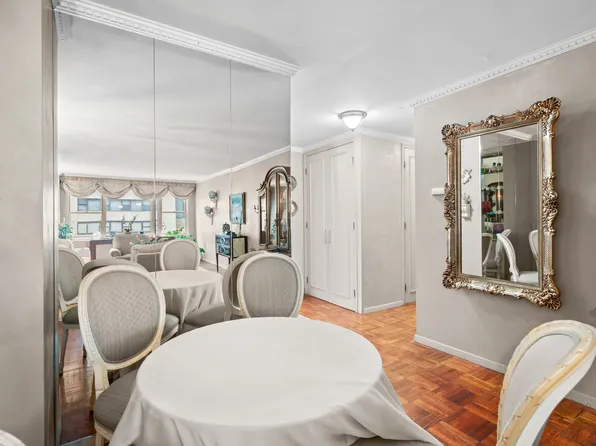 201 East 37th Street image 4 of 6