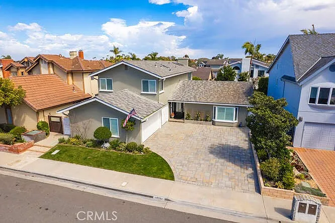 5 bed, 3.5 bath, 2798 sqft, $8,000 — Photo 2