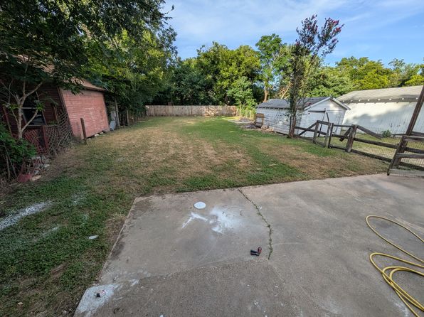 1109 Hogan Ln