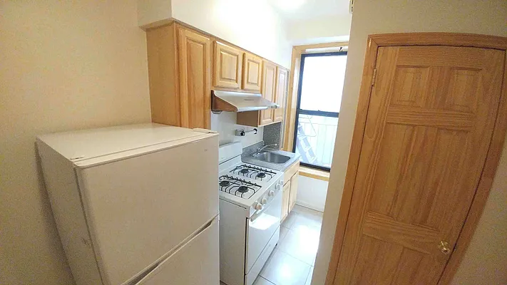 Rented by Downtown Mgt & Realty LLC | media 8