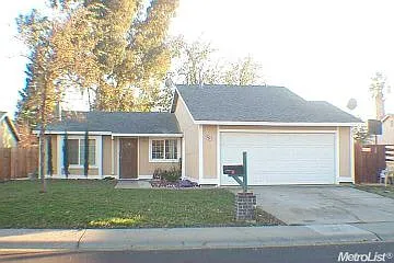 23 Dempster Ct photo 1