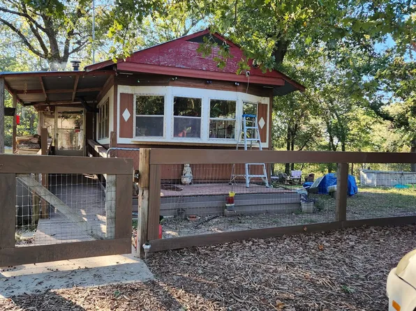 23656 Holly Rd, Mineola, TX 75773