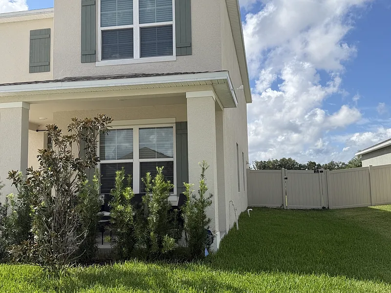 5 bed, 3.0 bath, 2691 sqft, $2,990 — Photo 4