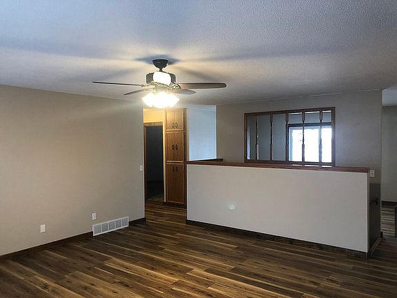 3rd image of 107 S Kentucky Ave