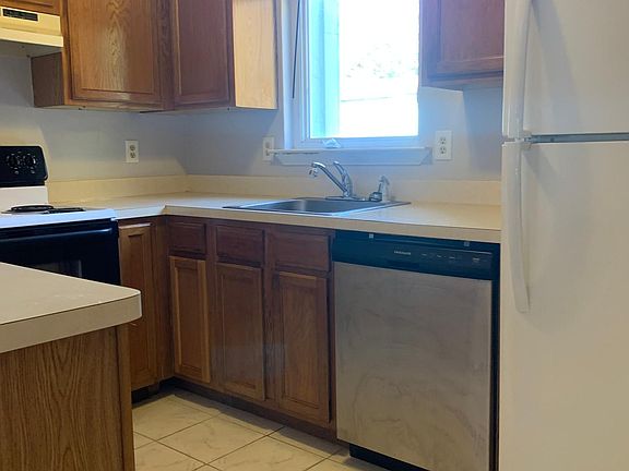 3rd image of 22027 Oxford Ct #B2