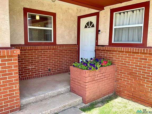 3rd image of 824 W Yucca Ave