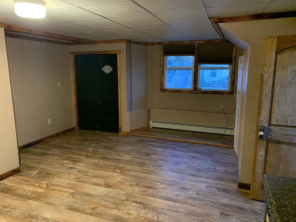 44 John St #BASEMENT