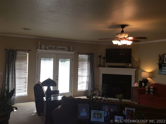 3rd image of 16990 Country Dr