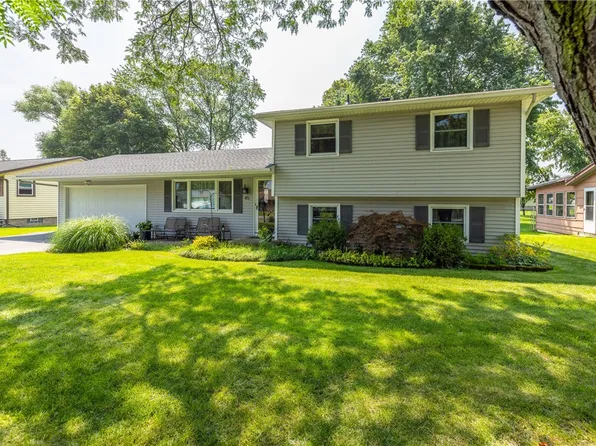 45 Lori Ln, Rochester, NY 14624