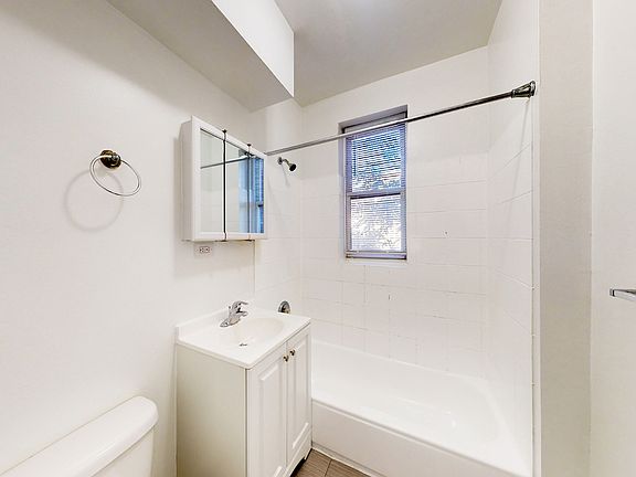 5th image of 925 E 46th St #1W