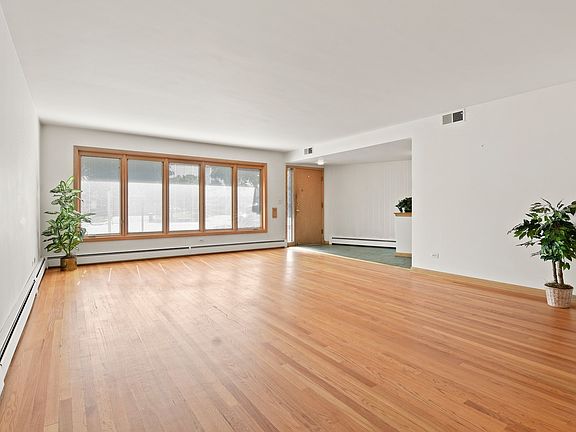 3rd image of 8146 N Grand Ct