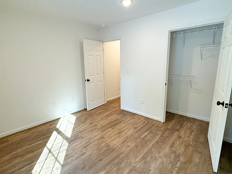 304 Parris St SE #B — Photo 5