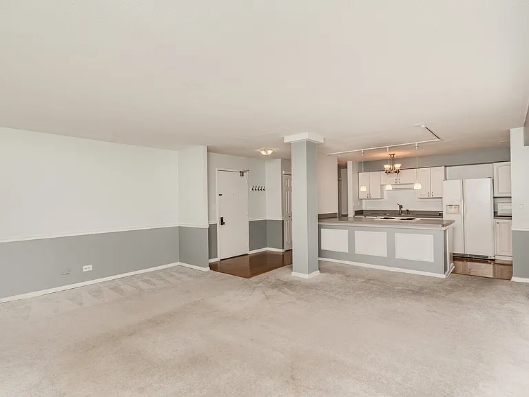 111 S Baybrook Dr — Photo 4